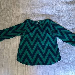 Blue/green polyester flowy dress shirt